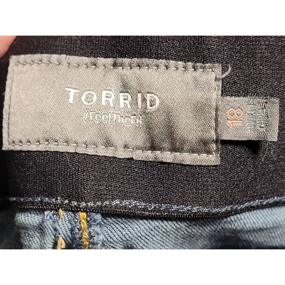 Torrid Womens High-Rise Stretch Denim Shorts Size 18 Dark Blue Wash EUC - Picture 6 of 9